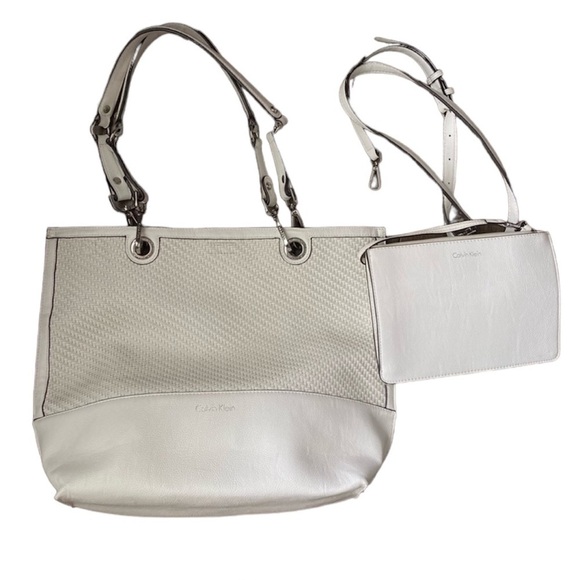 Calvin Klein white weave maxi tote bag with matching wristlet - Picture 1 of 16